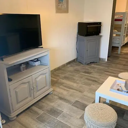 Refait à Neuf Bord De *