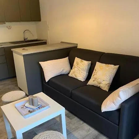 Refait à Neuf Bord De *