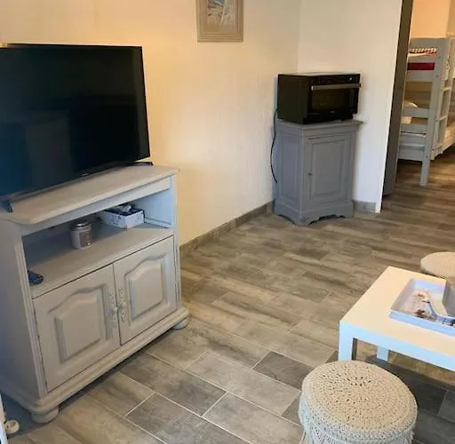 Refait à Neuf Bord De *